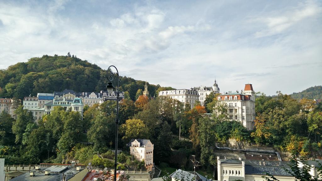 Apartments Iris Karlovy Vary Exterior foto